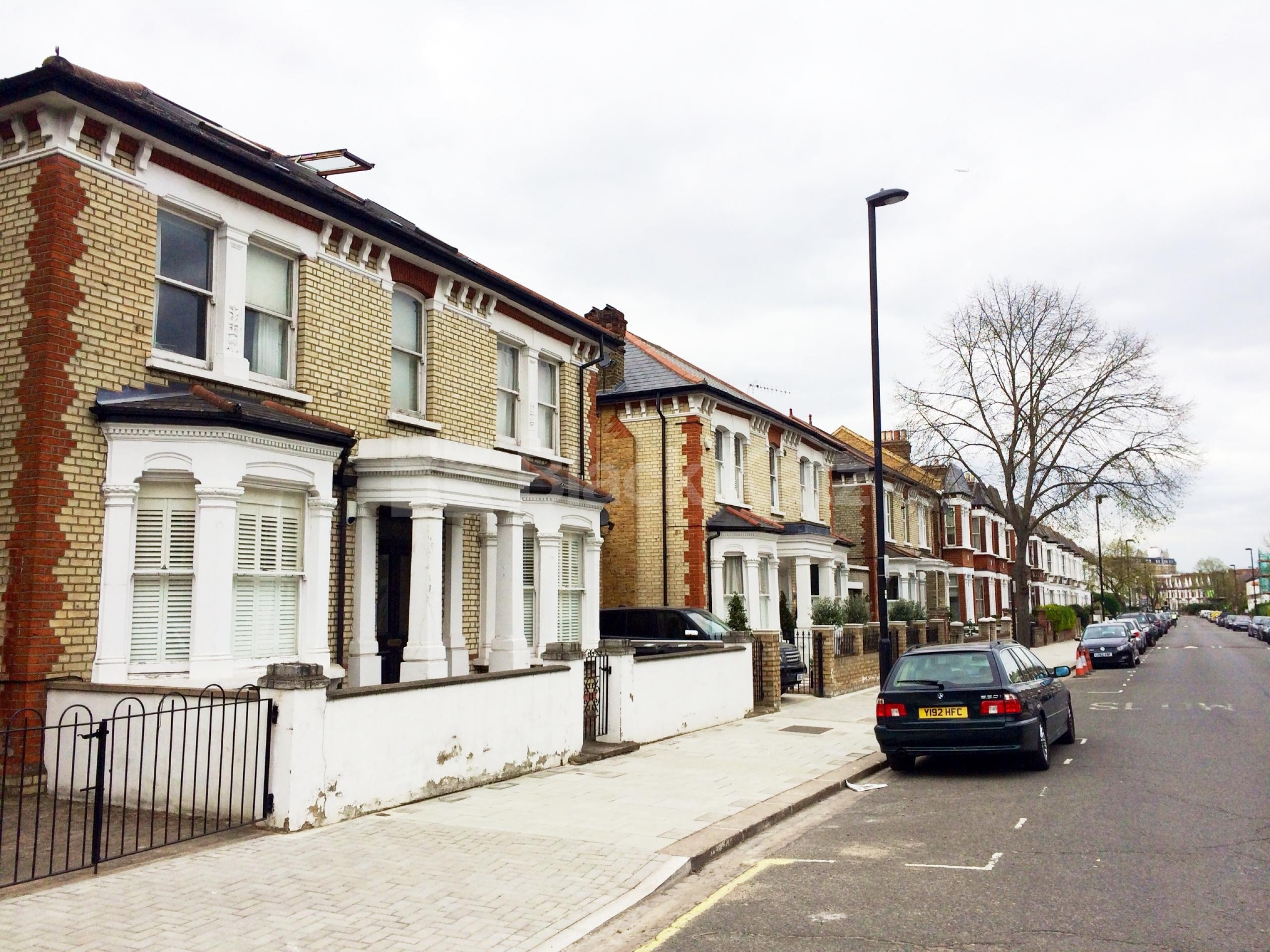 			UNDER OFFER, 2 Bedroom, 1 bath, 1 reception Apartment			 Abbeville Road, Abbeville Village SW4